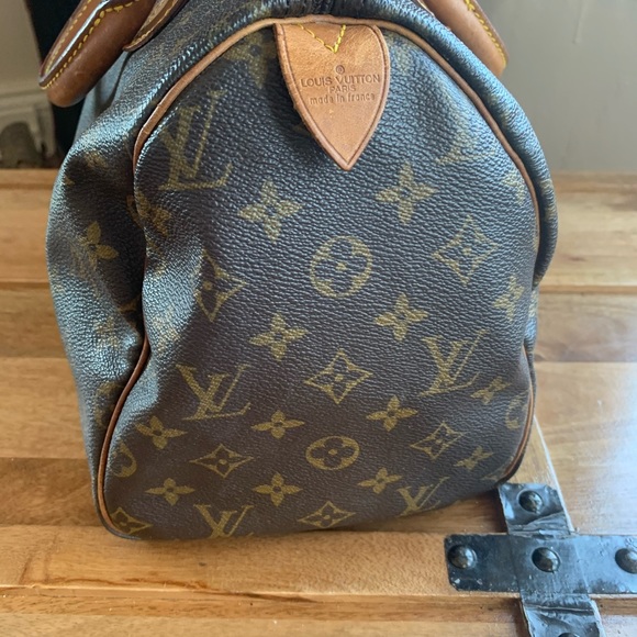 Louis Vuitton Vintage Speedy 30 Handbag - Picture 9 of 16